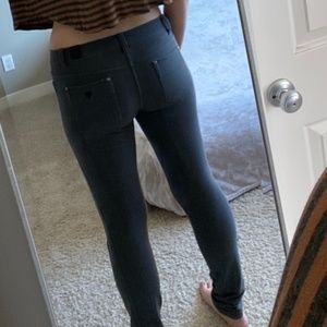 Guess: power skinny pant ✨SZ:31